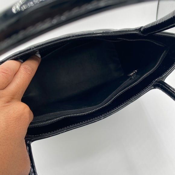 CHANEL Quilted Medallion Tote in Patent Black - Picture 8 of 10